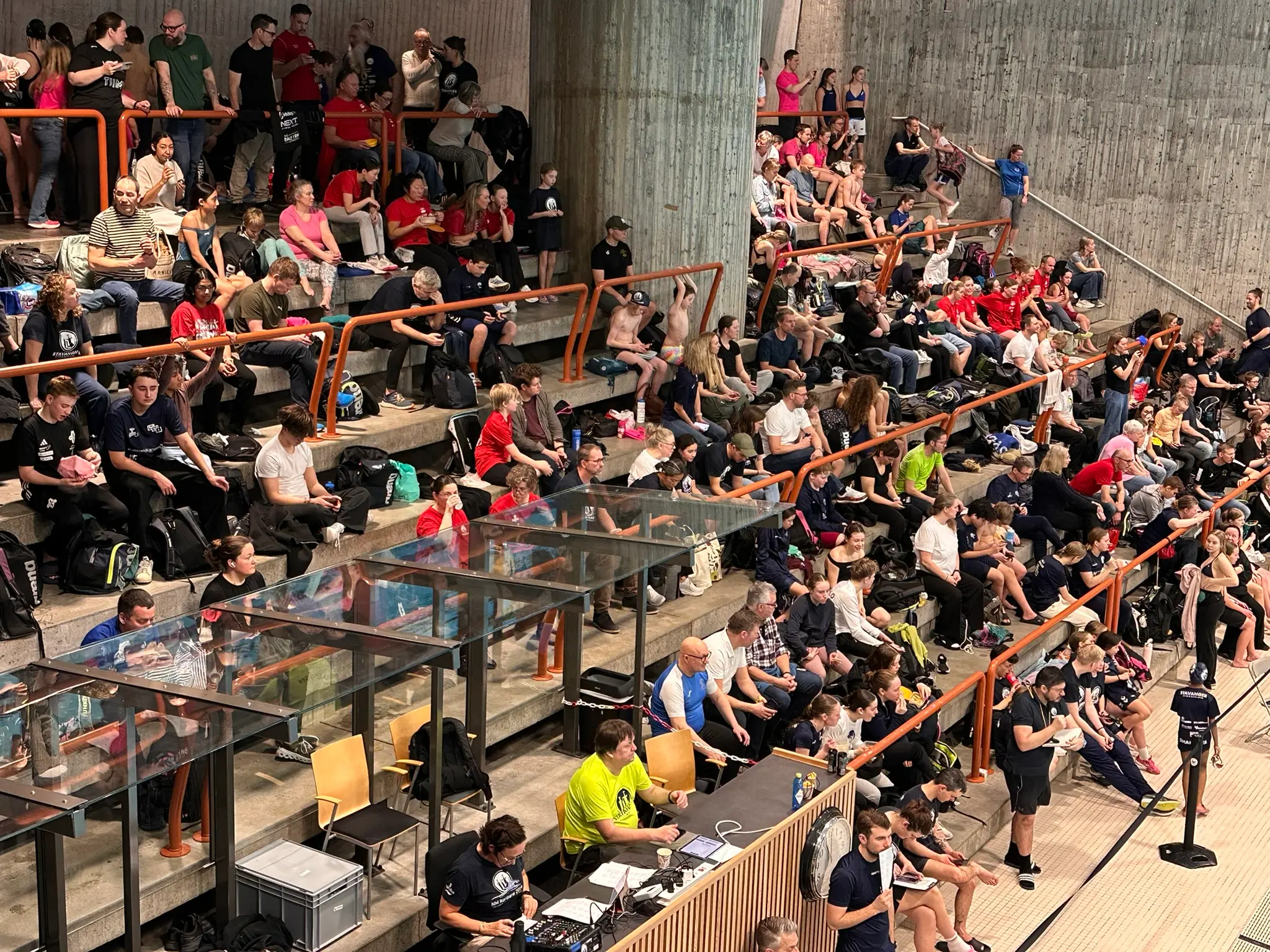 Fulle tribuner under Speedo Open 2026